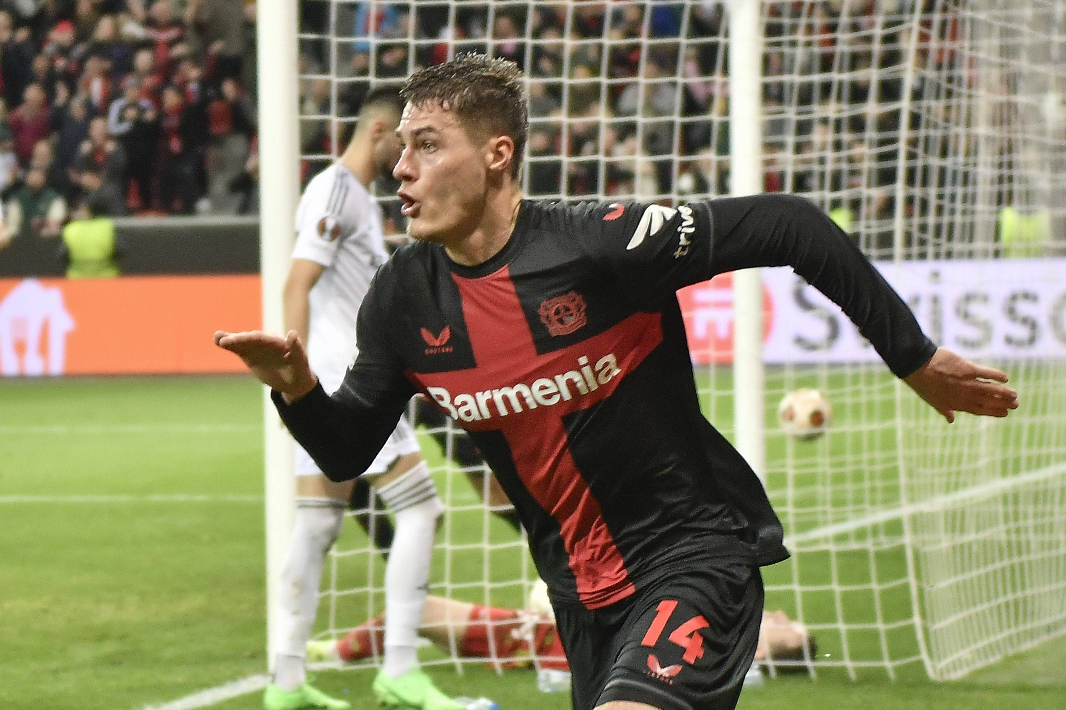 包含西汉姆今晚状态回暖，志在欧联名次提升，球迷炸锅，球队文化再被提及的词条-JIUYOU